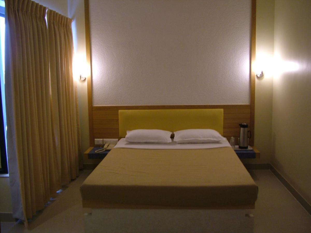 Hotel City Park, Solapur Sholapur Exterior foto