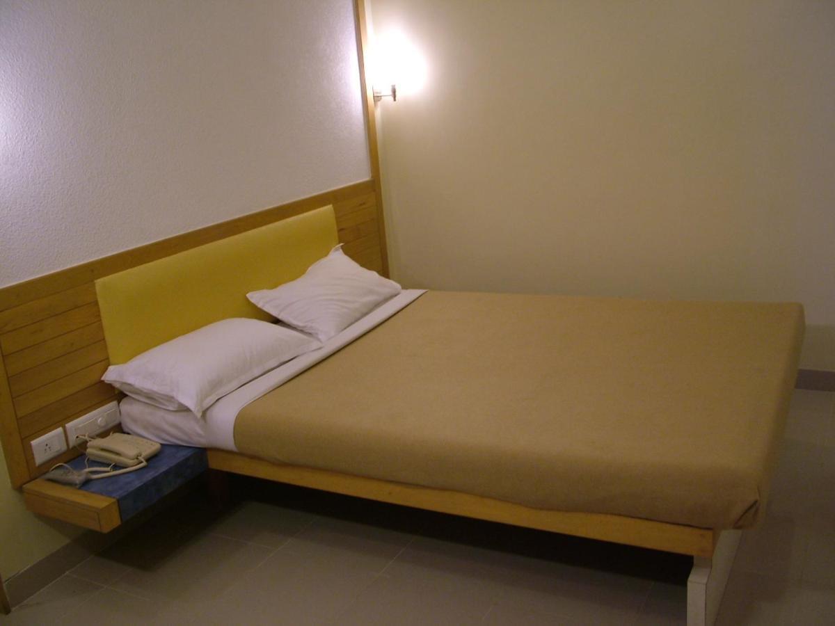Hotel City Park, Solapur Sholapur Exterior foto